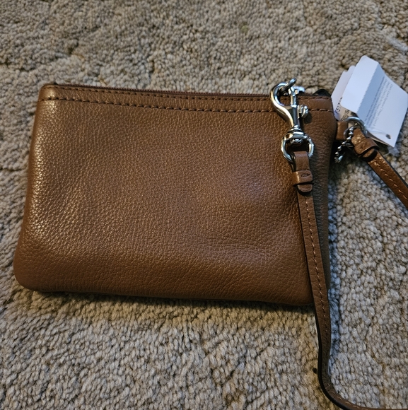 NWT Coach Wristlet - Picture 2 of 4